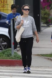 Olivia Wilde - Enjoy a Stroll in Los Angeles 03/20/2020