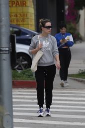 Olivia Wilde - Enjoy a Stroll in Los Angeles 03/20/2020