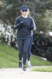 Reese Witherspoon - Outdoor Fitness Session in LA 03/18/2020