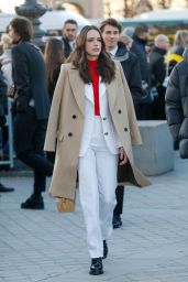 Stacy Martin – Louis Vuitton Show at Paris Fashion Week 03/03/2020