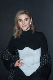 Stefanie Giesinger – Louis Vuitton Show at Paris Fashion Week 03/03/2020