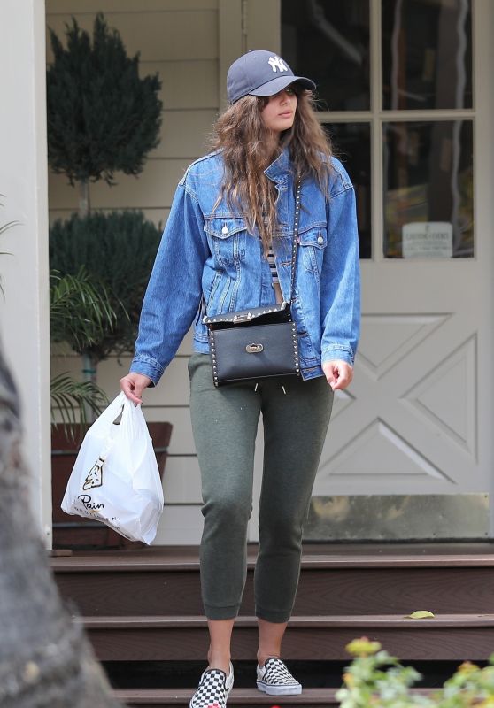 Taylor Hill - Out in Beverly Hills 03/11/2020