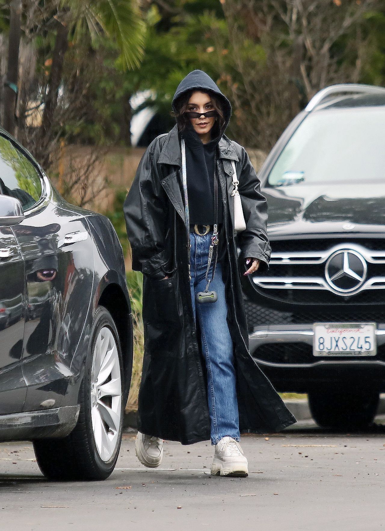 Celebrity Street Style : Vanessa Hudgens wearing Louis Vui…