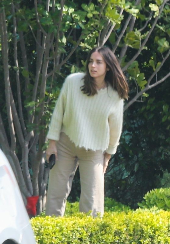 Ana de Armas - Receiving a Delivery at Her Home in Brentwood 04/04/2020