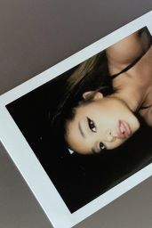 Ariana Grande - Social Media 04/12/2020