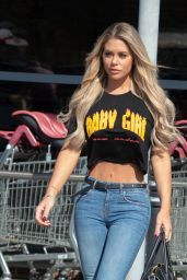Bianca Gascoigne in a Tiny Crop Top and Skin-Tight Jeans 04/08/2020