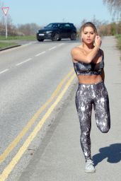 Bianca Gascoigne - Working Out in Gravesend 04/16/2020