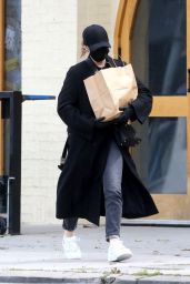 Chloe Moretz - Getting Groceries in Studio City 04/08/2020