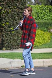 Cobie Smulders - Out in LA 04/08/2020