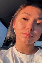 Devyn Nekoda - Social Media 04/15/2020