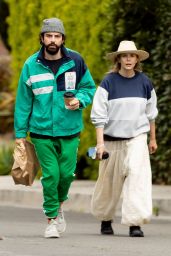 Elizabeth Olsen and Robbie Arnett - Pick Up Lunch To-Go 04/18/2020