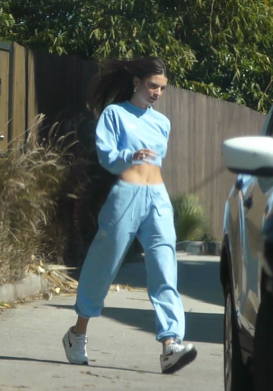 Emily Ratajkowski Wearing Baby Blue Sweats - Los Angeles 04/11/2020