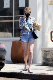 Emma Roberts Street Style - Los Angeles 04/27/2020
