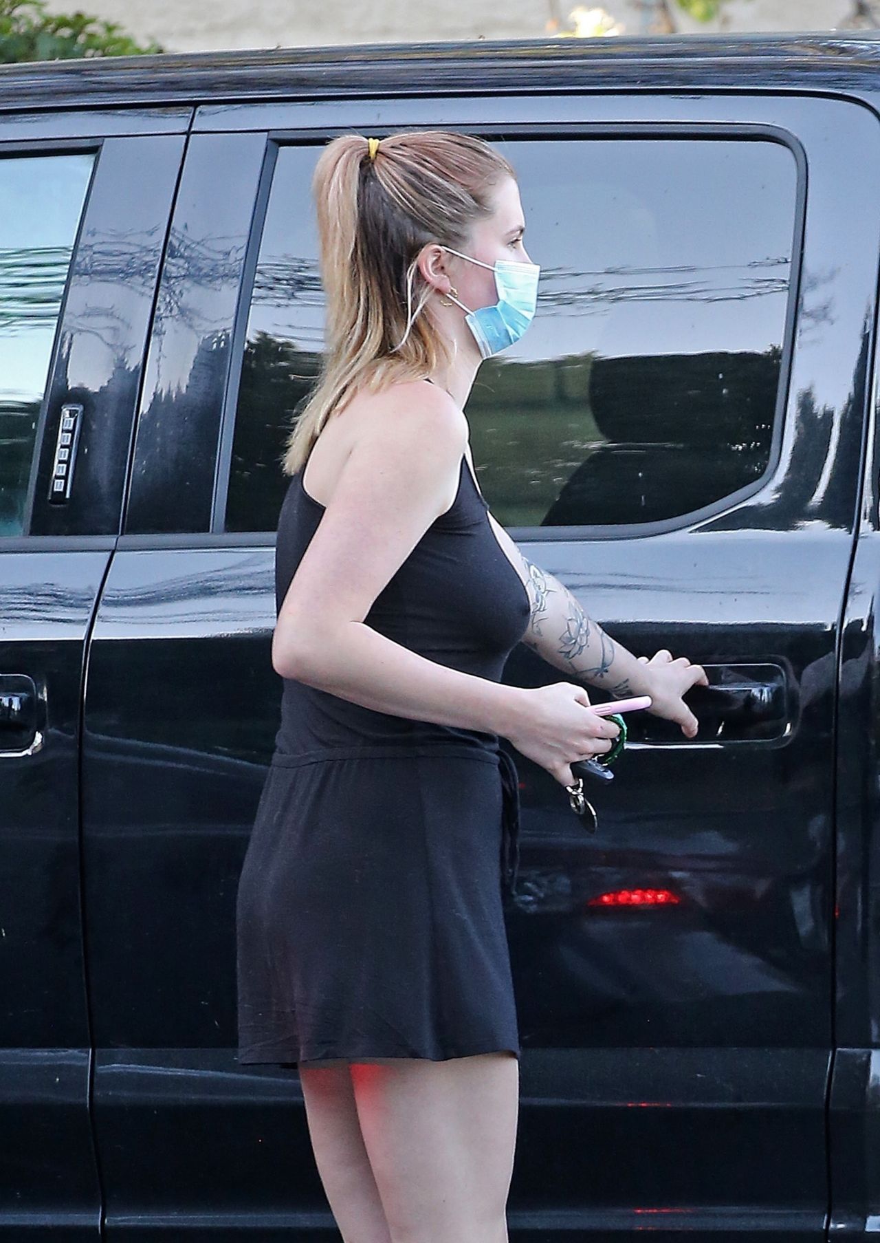 Ireland Baldwin - Out in Los Angeles 04/14/2020 • CelebMafia