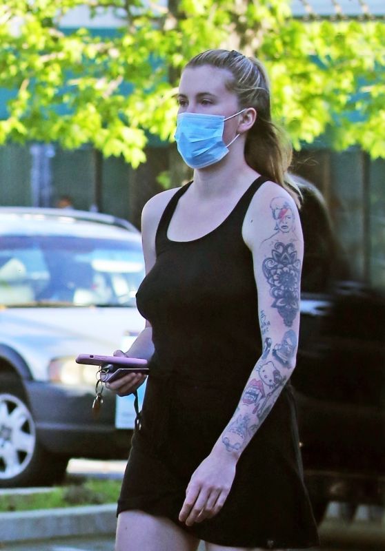 Ireland Baldwin - Out in Los Angeles 04/14/2020