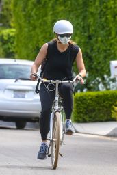 Jennifer Garner - Bike Ride in Brentwood 04/05/2020