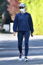 Jennifer Garner - Out in Pacific Palisades 04/04/2020