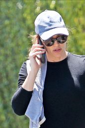 Jennifer Garner - Walking Alone and Serious Chat on Her Cell Phone in LA 04/21/2020