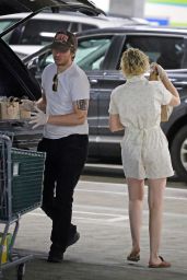 Julia Garner and Mark Foster - Whole Foods in LA 04/23/2020