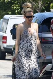 Kate Hudson - Out in LA 04/11/2020
