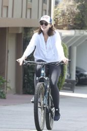 Katherine Schwarzenegger - Bike Ride in Santa Monica 04/26/2020