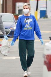 Kristin Wiig - Shopping in Los Angeles 04/14/2020