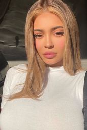 Kylie Jenner - Social Media 04/26/2020