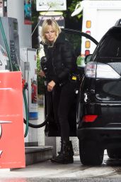 Malin Akerman - Filling Up Her Car With Gas in LA 04/10/2020