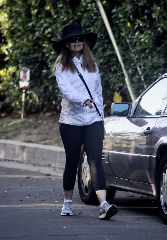 Maria Shriver - Out in Brentwood 04/02/2020