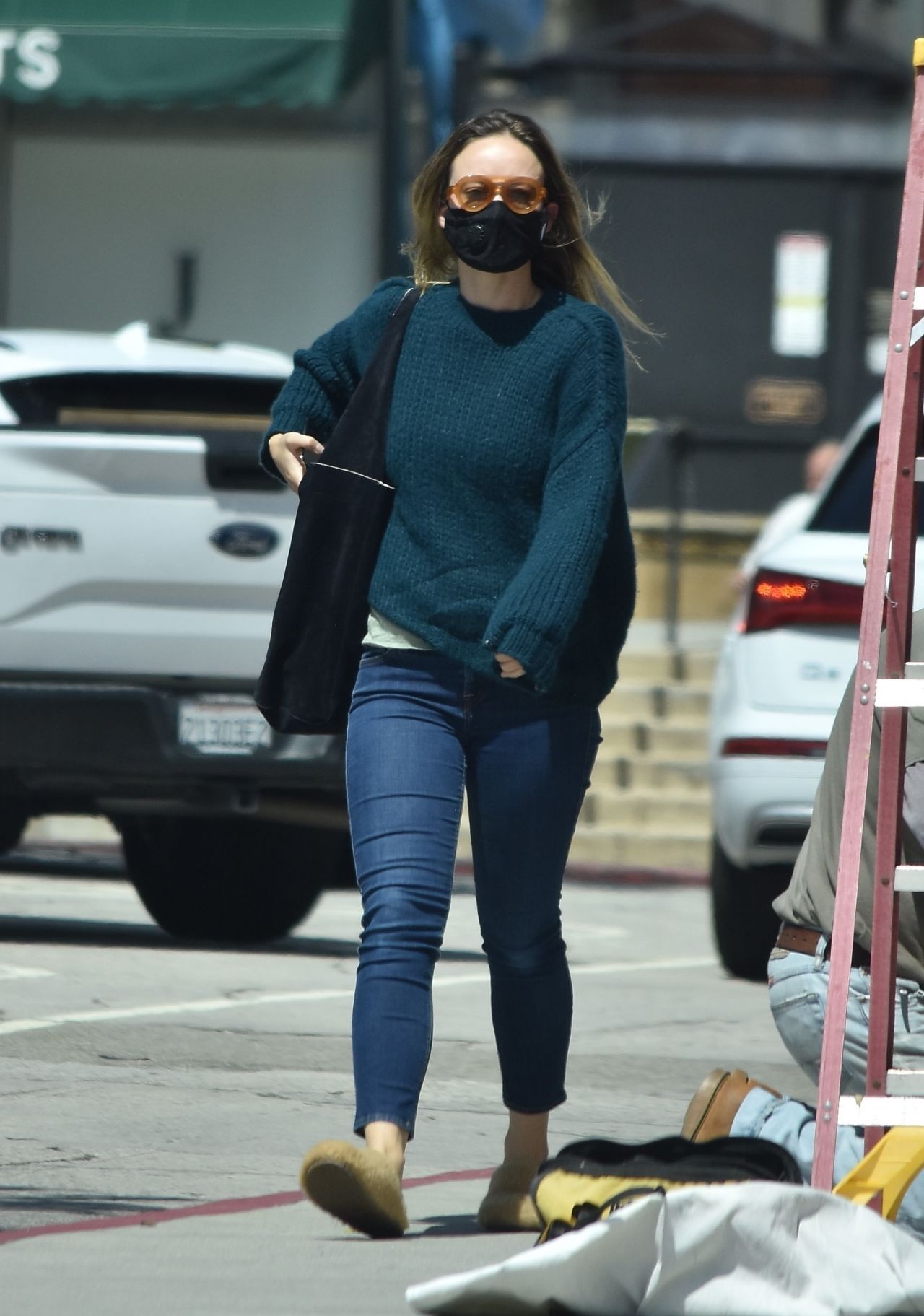 Olivia Wilde - Out in Los Angeles 04/03/2020 • CelebMafia