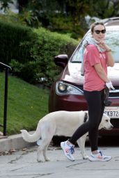 Olivia Wilde Street Style - Out Walking Her Dog in Los Angeles 04/02/2020