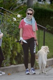 Olivia Wilde Street Style - Out Walking Her Dog in Los Angeles 04/02/2020