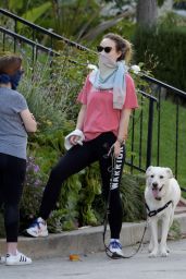 Olivia Wilde Street Style - Out Walking Her Dog in Los Angeles 04/02/2020