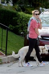 Olivia Wilde Street Style - Out Walking Her Dog in Los Angeles 04/02/2020