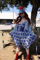 Phoebe Price - Shows Off a New Custom Mask 04/14/2020