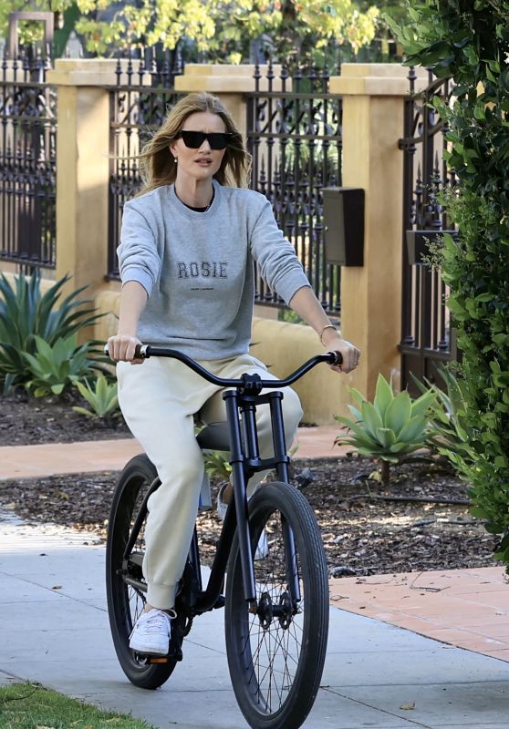 Rosie Huntington-Whiteley - Bike Ride in LA 04/01/2020