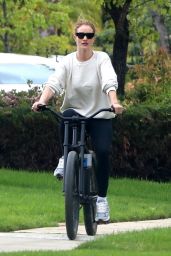 Rosie Huntington-Whiteley - Take a Bike Ride in Beverly Hills 04/04/2020