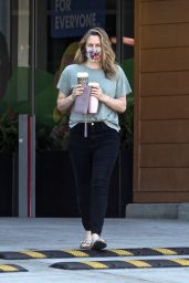 Alicia Silverstone at a Local Starbucks in Beverly Hills 05/01/2020
