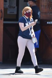 Ariel Winter - Takes Her Dog to a Veterinarian Clinic in Studio City 05/04/2020
