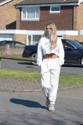 Bianca Gascoigne in Casual Outfit - Shopping in Kent 05/07/2020