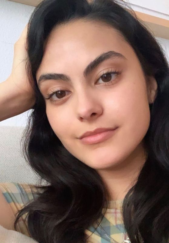 Camila Mendes Outfit 05/15/2020
