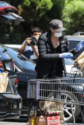 Charlize Theron - Bristol Farms in West Hollywood 05/01/2020