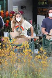 Denise Richards - Picking Up Groceries at Whole Foods in Malibu 05/07/2020