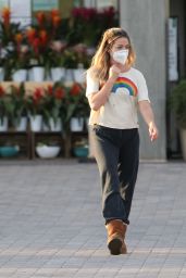 Denise Richards - Picking Up Groceries at Whole Foods in Malibu 05/07/2020