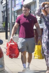 Eleanor Tomlinson - Shopping in Coventry 05/19/2020
