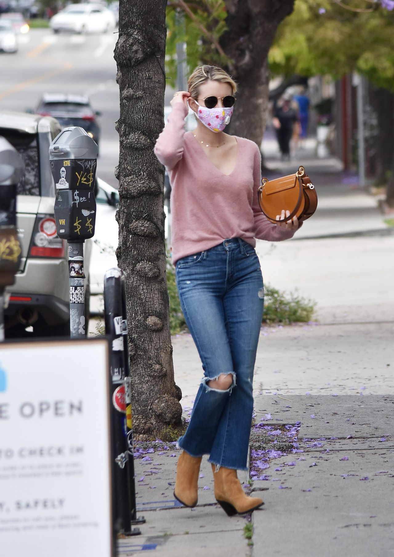 Emma Roberts Casual Style - Los Angeles 05/30/2020 • CelebMafia