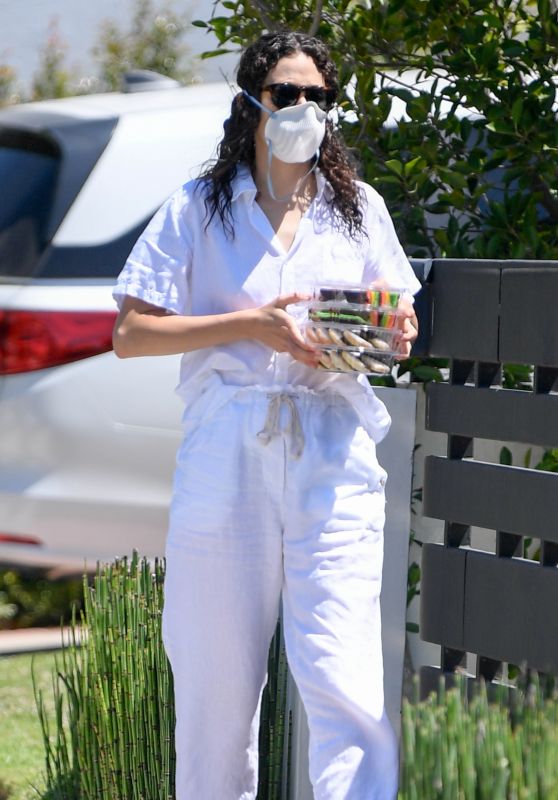 Emmy Rossum Dropping Off Cookies to a Neighbor 05/21/2020