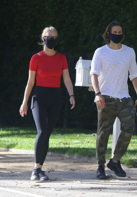 Gwyneth Paltrow - Stroll With Husband Brad Falchuk in Pacific Palisades 05/02/2020