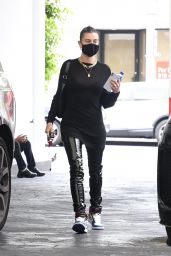 Hailey Bieber Outfit 05/29/2020