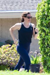 Jennifer Garner - Jogging in Pacific Palisades 05/11/2020